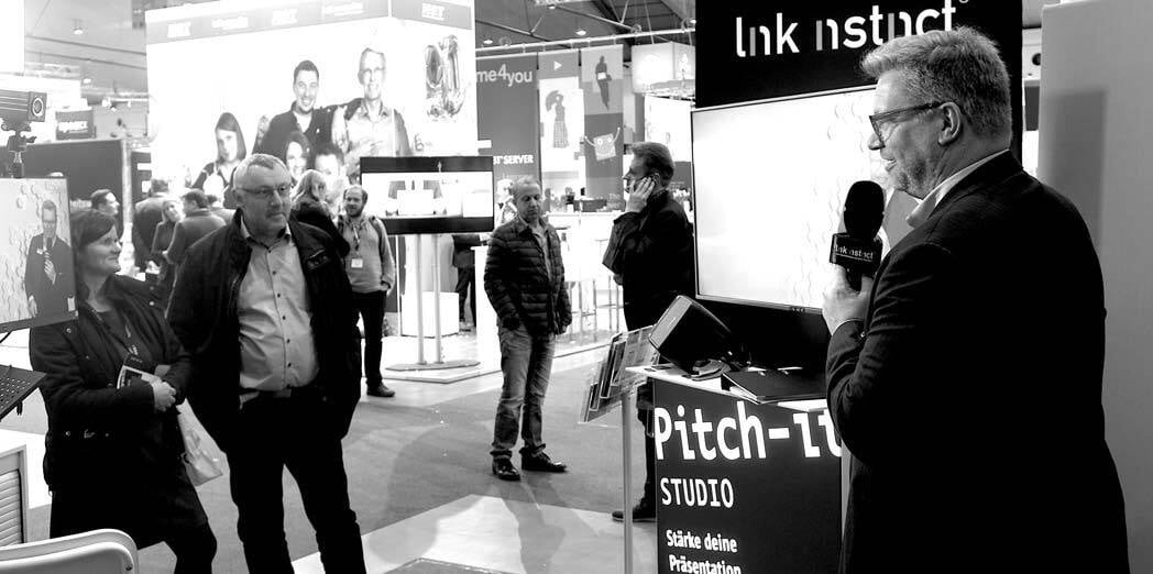 link instinct® Gründer und Geschäftsführer Harry Flint präsentiert eine von über 40 Cinector STAGE Live-Shows an der Learntec 2020